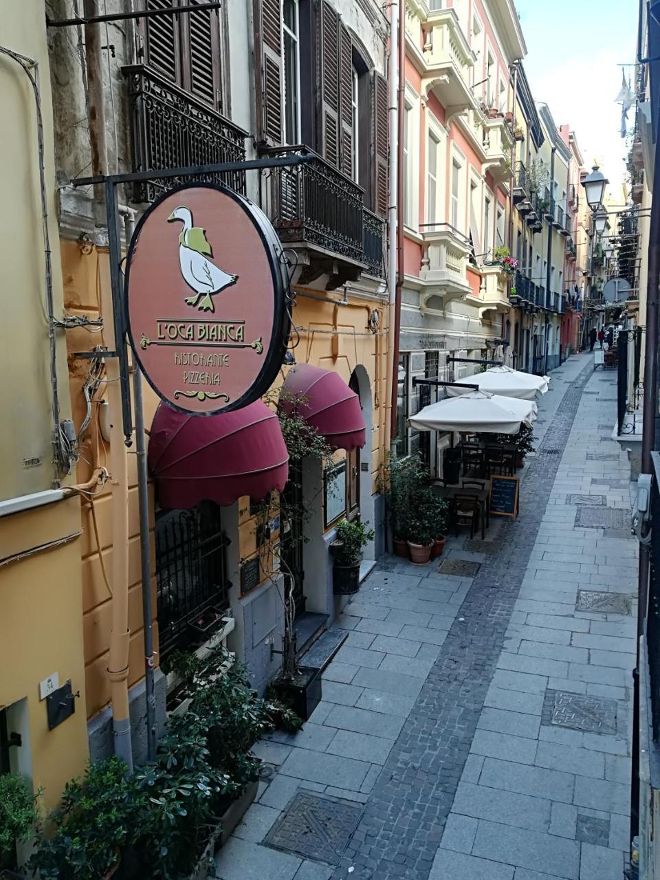 B.House Acomodação com café da manhã Cagliari Exterior foto